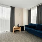 Apartment Functional With Ac Lechicka Very Berry By Renters Poznan