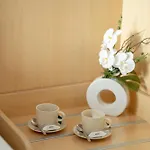 Apartament Functional With Ac Lechicka Very Berry By Renters Poznań