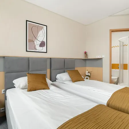 Functional With Ac Lechicka Very Berry By Renters * Poznan