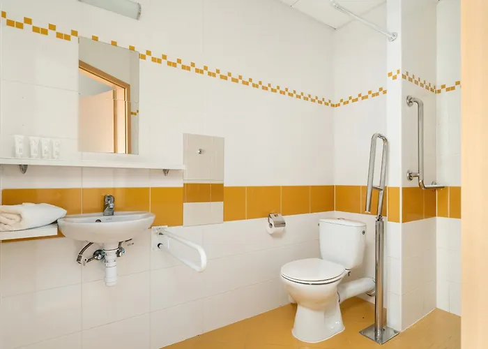 Functional With Ac Lechicka Very Berry By Renters *