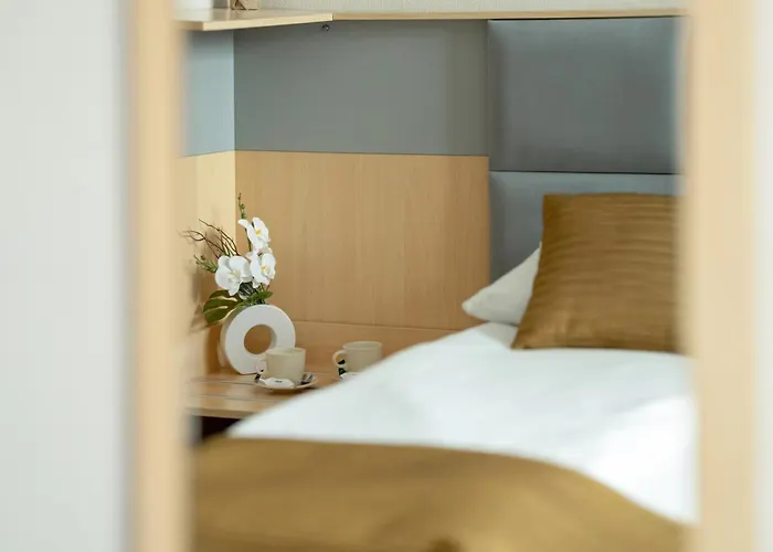 شقة Functional With Ac Lechicka Very Berry By Renters